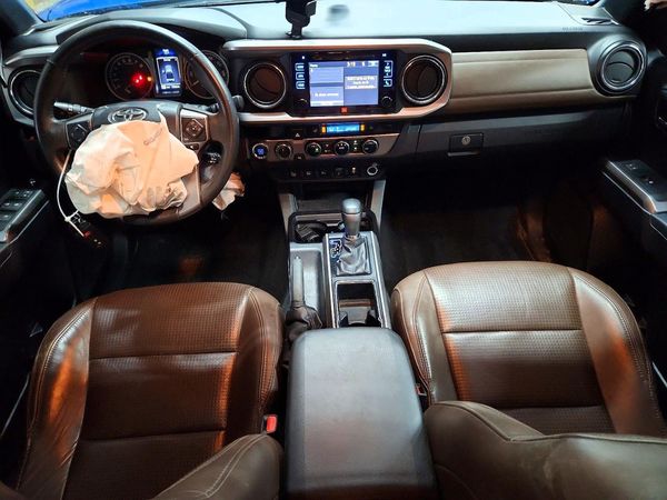 2017 TOYOTA TACOMA Limited
