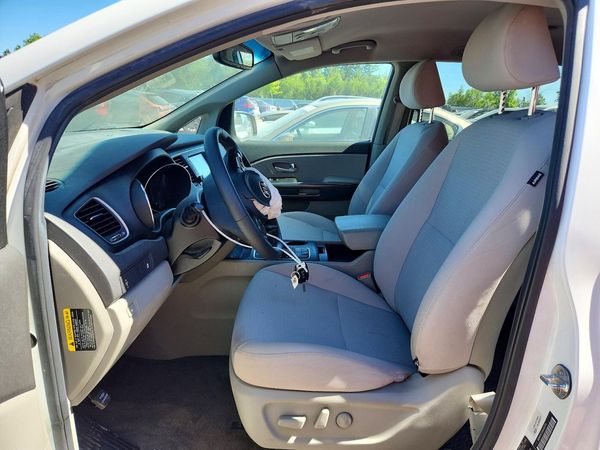 2017 KIA SEDONA LX