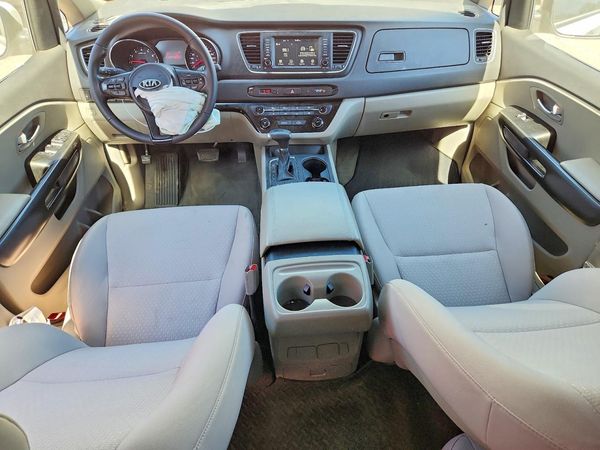 2017 KIA SEDONA LX