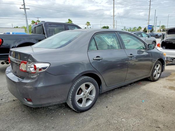 2013 TOYOTA COROLLA