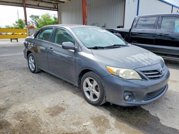 2013 TOYOTA COROLLA