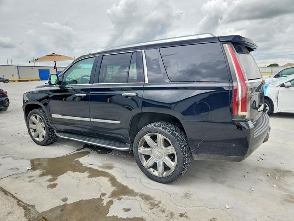2017 CADILLAC ESCALADE Luxury