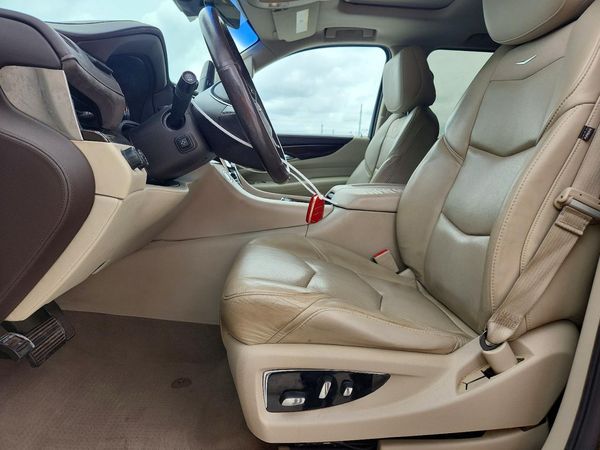 2017 CADILLAC ESCALADE Luxury