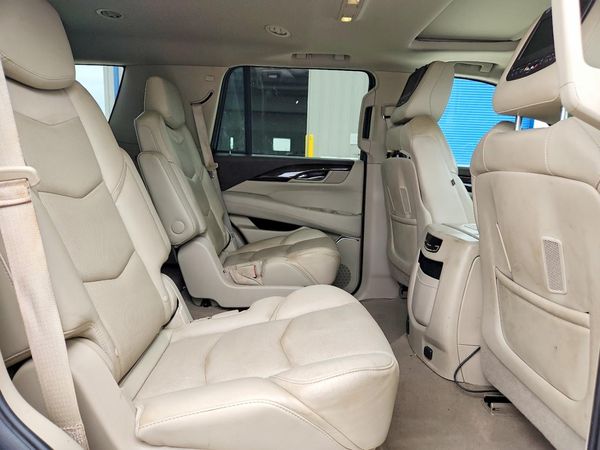 2017 CADILLAC ESCALADE Luxury