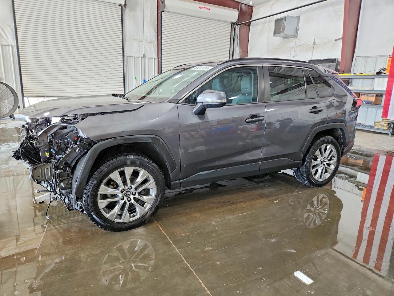 2020 TOYOTA RAV4 XLE Premium