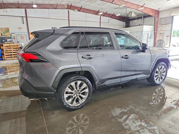 2020 TOYOTA RAV4 XLE Premium
