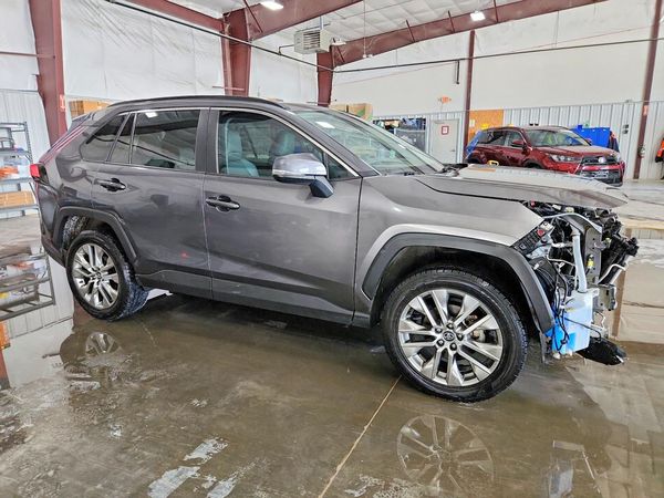 2020 TOYOTA RAV4 XLE Premium