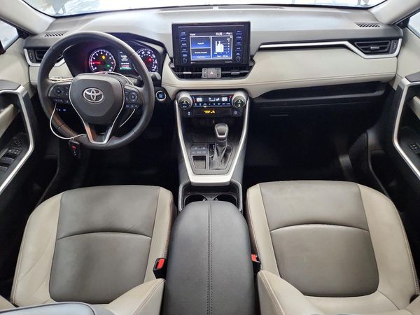 2020 TOYOTA RAV4 XLE Premium