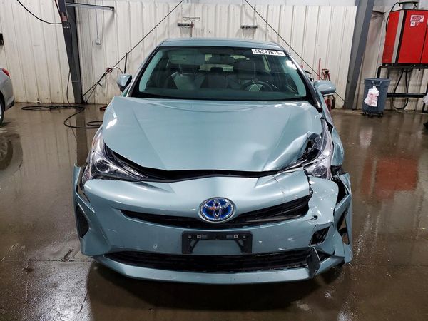2016 TOYOTA PRIUS One/Two