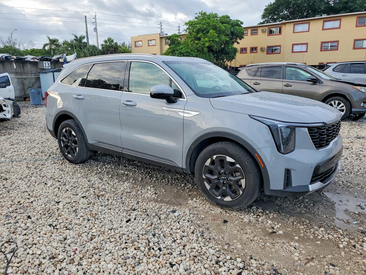 2025 KIA SORENTO S