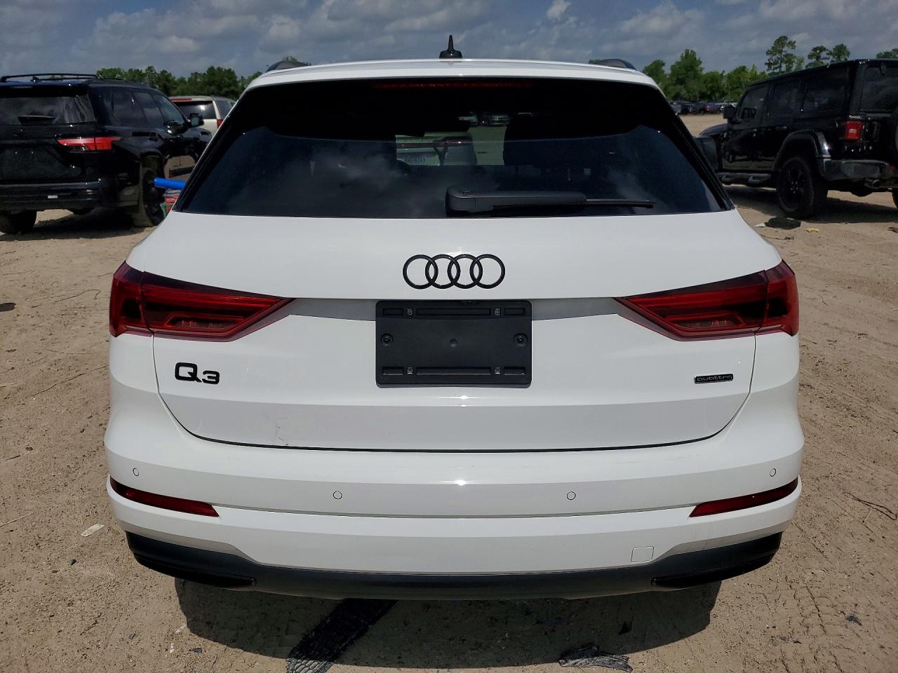 2024 AUDI Q3 quattro Premium