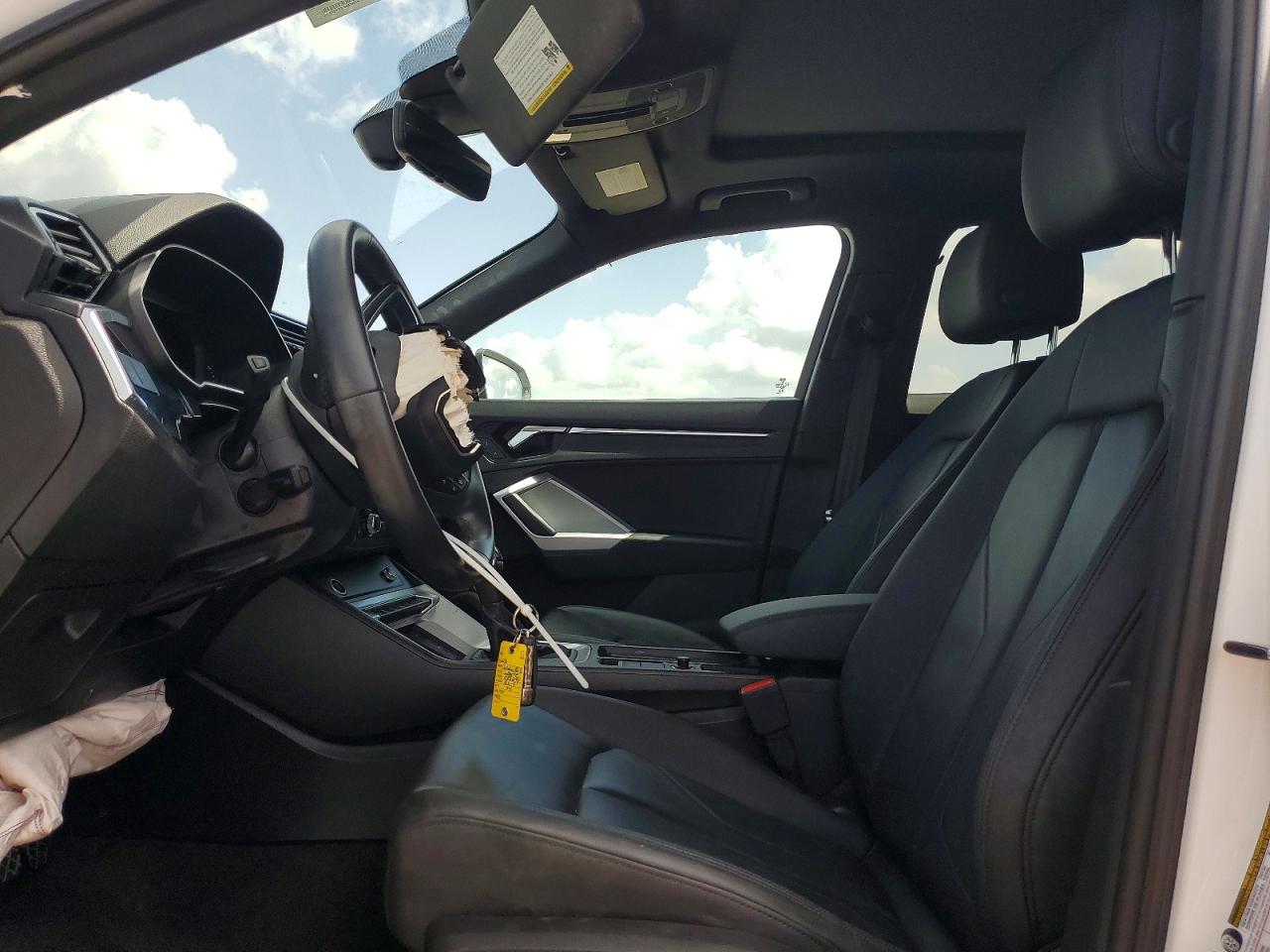 2024 AUDI Q3 quattro Premium