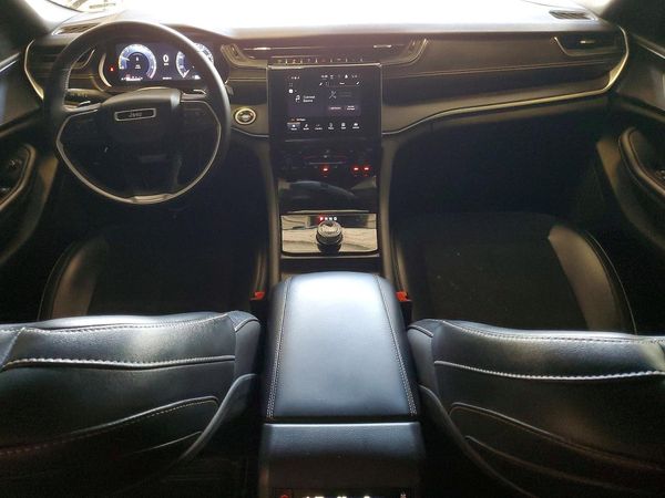 2024 JEEP GRAND CHEROKEE L LAREDO 4X2