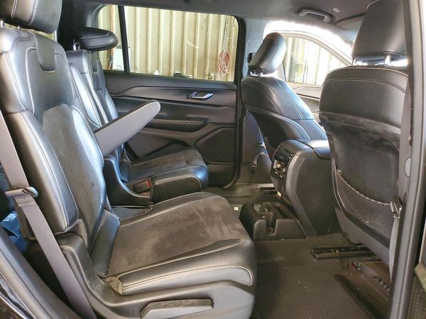 2024 JEEP GRAND CHEROKEE L LAREDO 4X2
