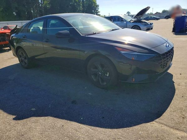2022 HYUNDAI ELANTRA SEL w/Convenience Pkg