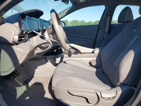 2022 HYUNDAI ELANTRA SEL w/Convenience Pkg