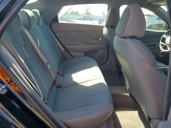 2022 HYUNDAI ELANTRA SEL w/Convenience Pkg