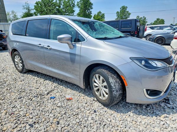 2019 CHRYSLER PACIFICA