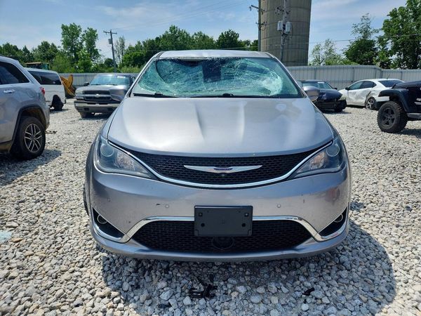 2019 CHRYSLER PACIFICA