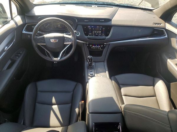 2024 CADILLAC XT6 Luxury