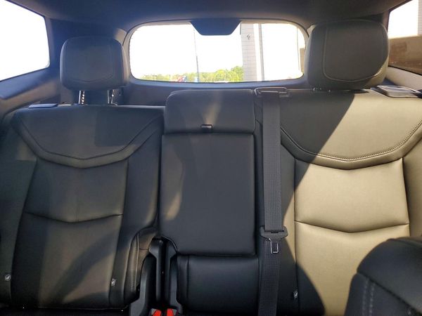 2024 CADILLAC XT6 Luxury