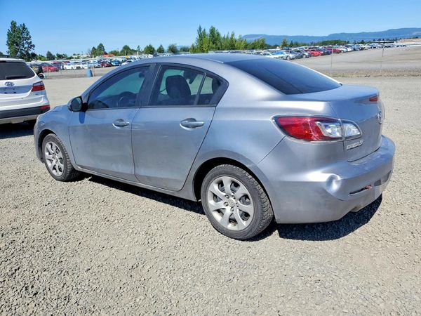 2013 MAZDA 3 SV/Base