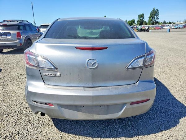 2013 MAZDA 3 SV/Base