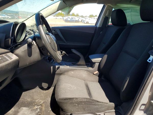 2013 MAZDA 3 SV/Base
