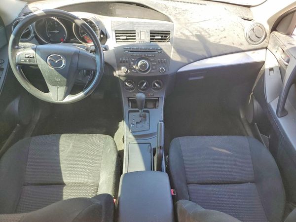 2013 MAZDA 3 SV/Base