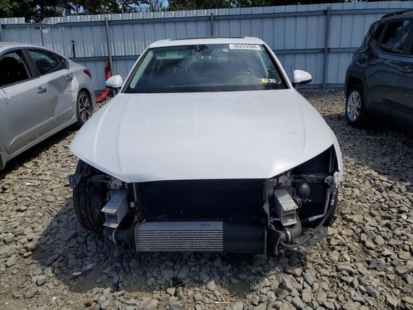 2017 AUDI A4 quattro Premium