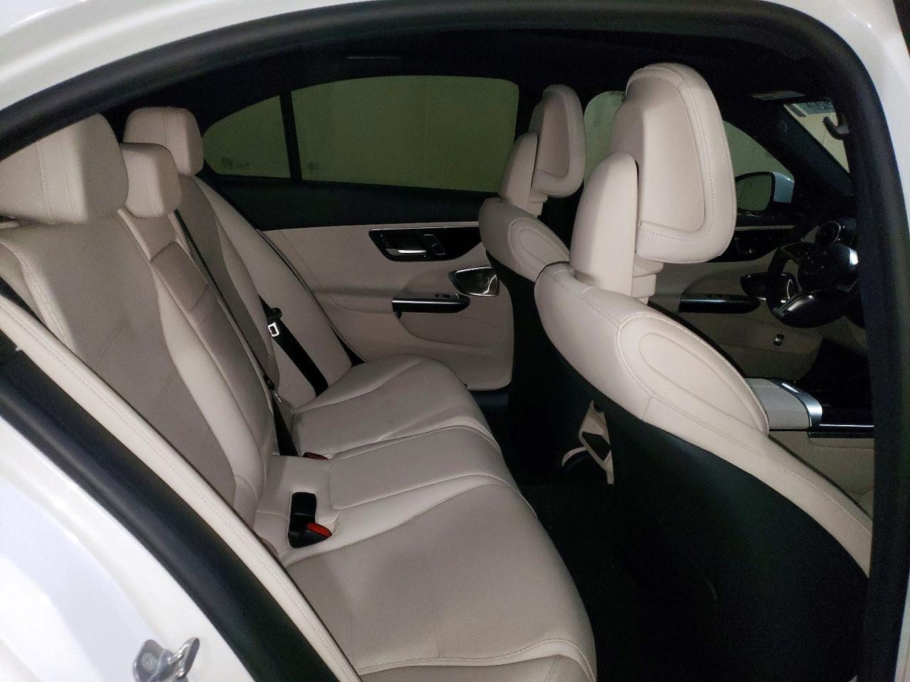 2024 MERCEDES-BENZ C C300