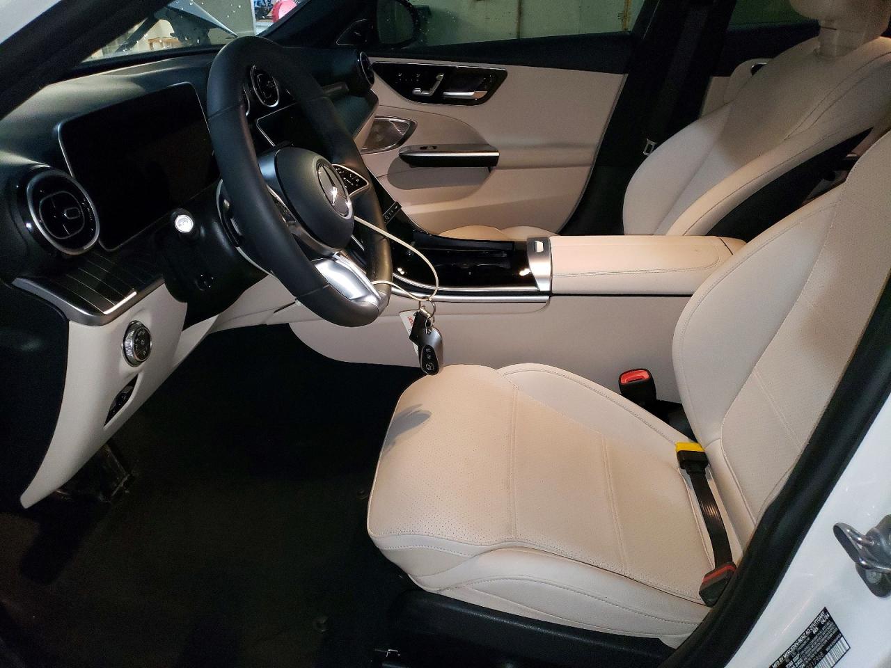 2024 MERCEDES-BENZ C C300