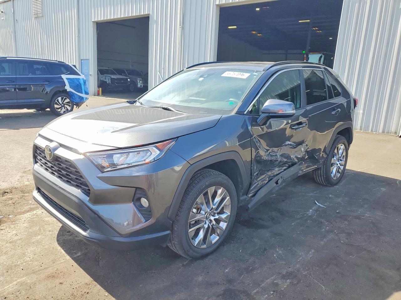 2020 TOYOTA RAV4 XLE Premium