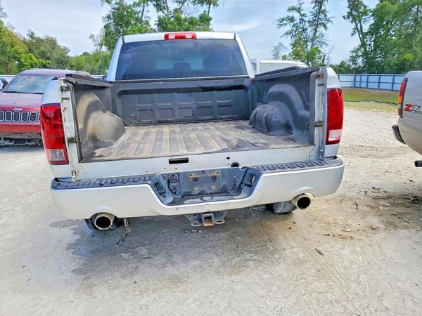 2016 RAM 1500 ST QUAD CAB 4X4