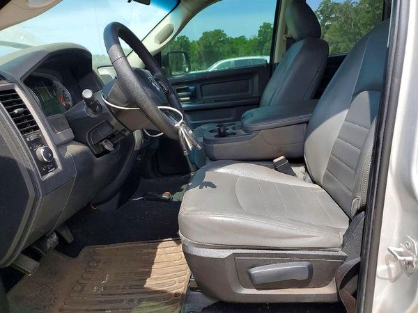 2016 RAM 1500 ST QUAD CAB 4X4