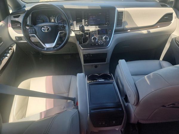 2020 TOYOTA SIENNA Q grade — CKPT