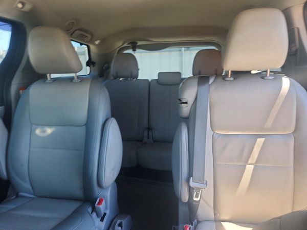 2020 TOYOTA SIENNA Q grade — SUVN