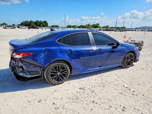 2025 TOYOTA CAMRY