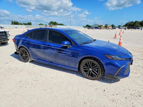 2025 TOYOTA CAMRY