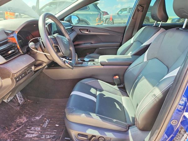 2025 TOYOTA CAMRY