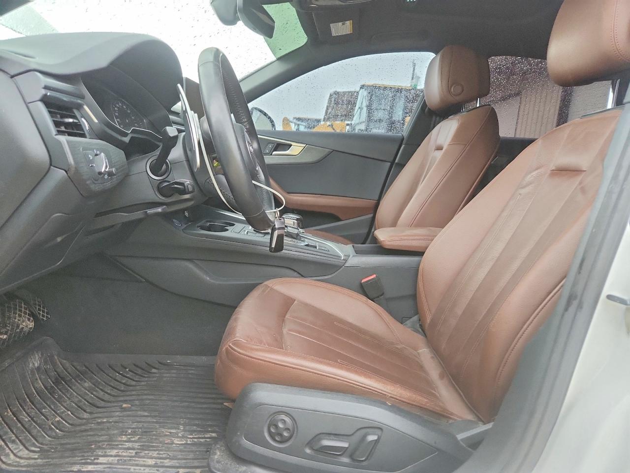 2019 AUDI A4 Premium, Titanium