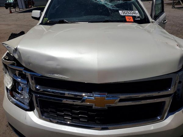 2015 CHEVROLET TAHOE LT — Engine bay