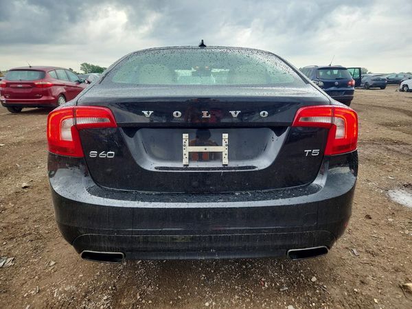 2015 VOLVO S60 Premier (non R design)