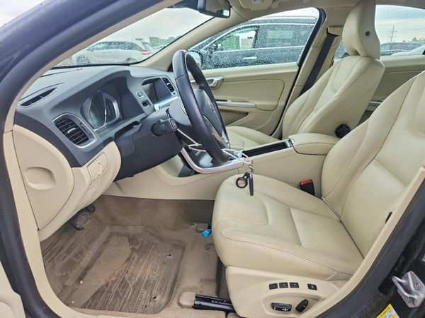 2015 VOLVO S60 Premier (non R design)