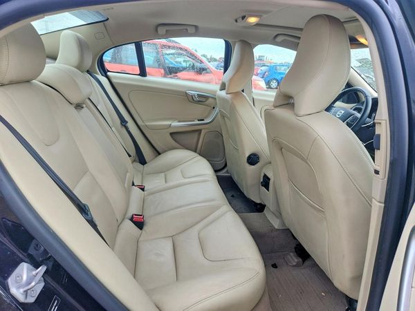 2015 VOLVO S60 Premier (non R design)