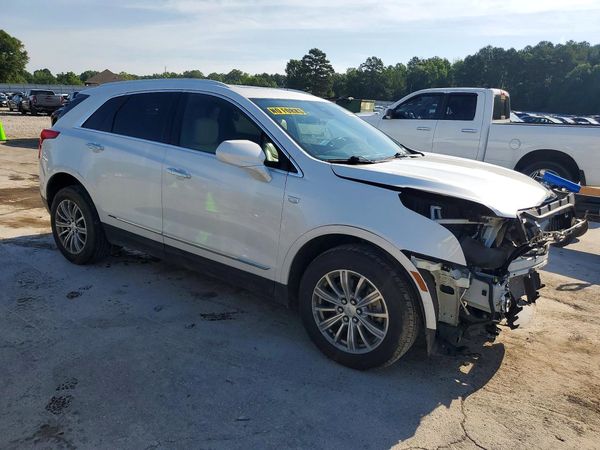 2017 CADILLAC XT5 Luxury