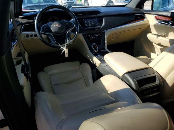 2017 CADILLAC XT5 Luxury