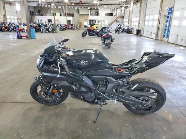 2025 YAMAHA YZFR7