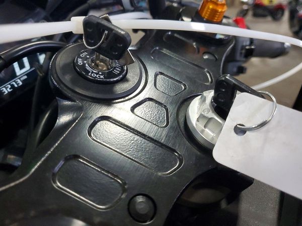 2025 YAMAHA YZFR7