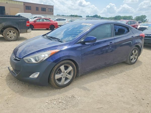 2013 HYUNDAI ELANTRA